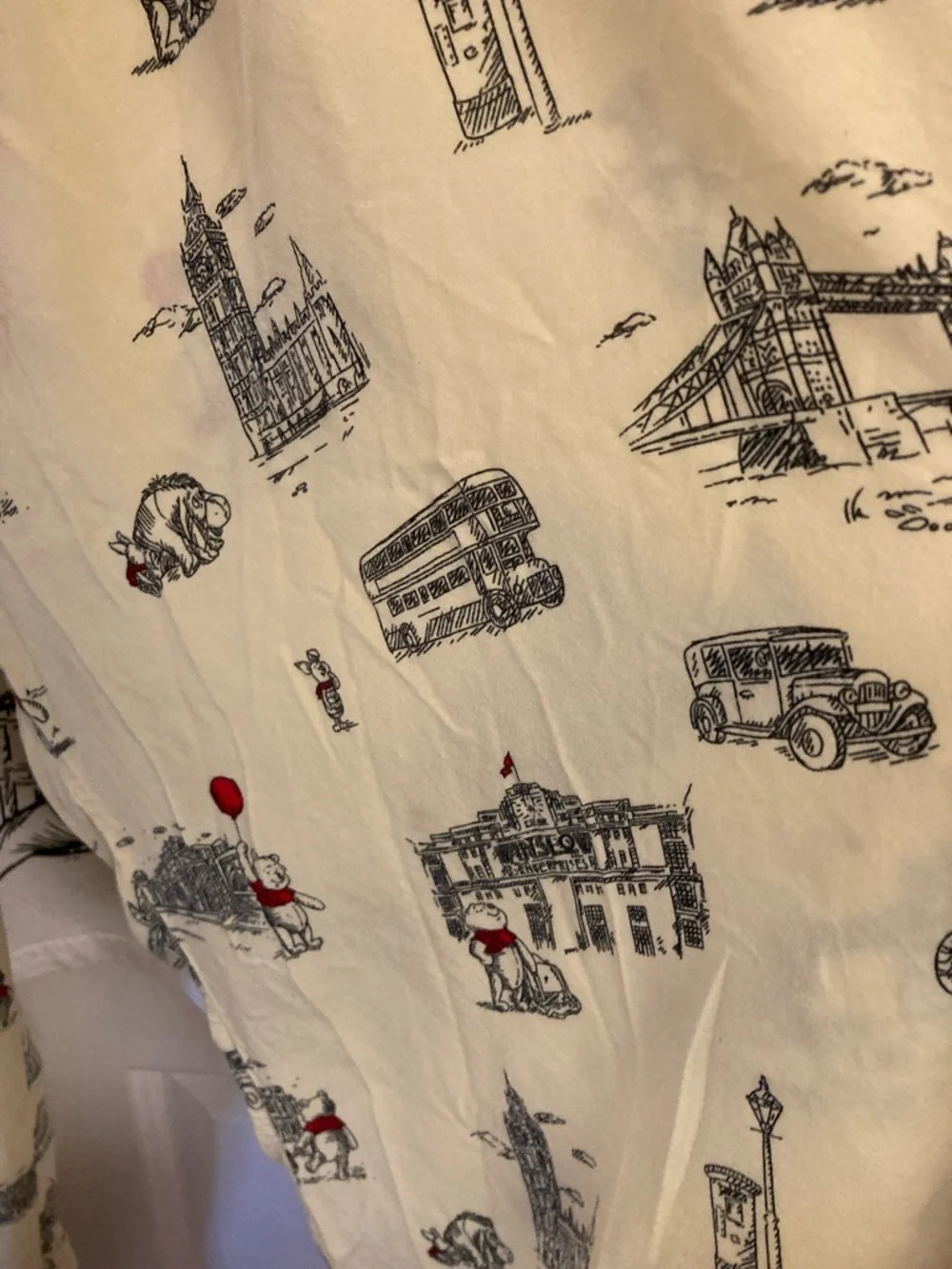 Disney Winnie the Pooh in London Balloon Pajama Set - Picture 8 of 13